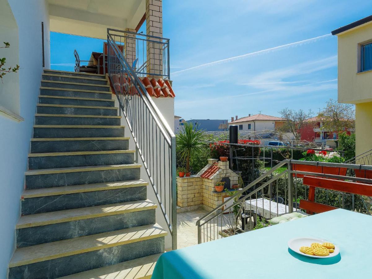 Apartment Nika-12 By Interhome Умаг Екстериор снимка