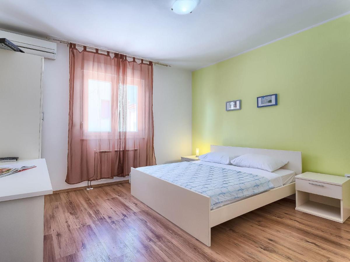 Apartment Nika-12 By Interhome Умаг Екстериор снимка